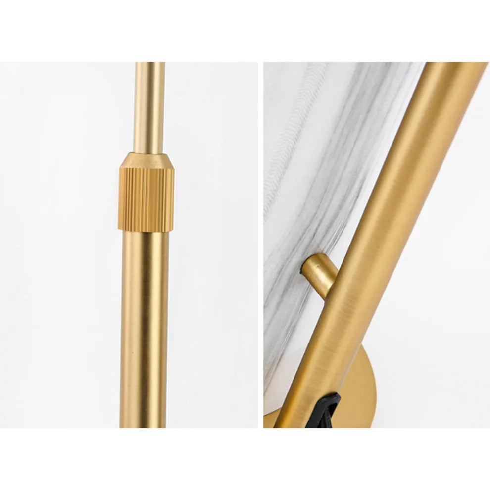 Minimalist Gold Floor Lamp – Metal