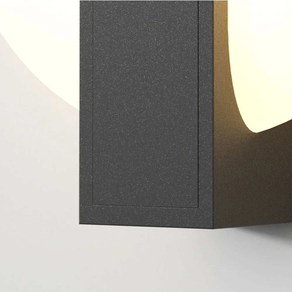 Outdoor Wall Lamp - Black