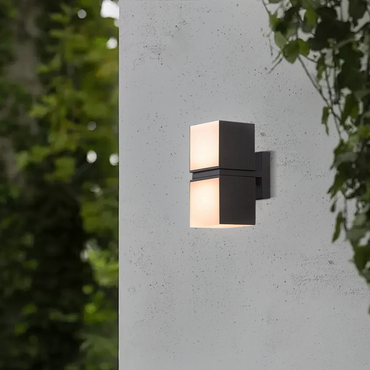 Modern Outdoor Wall Lamp - Black Metal