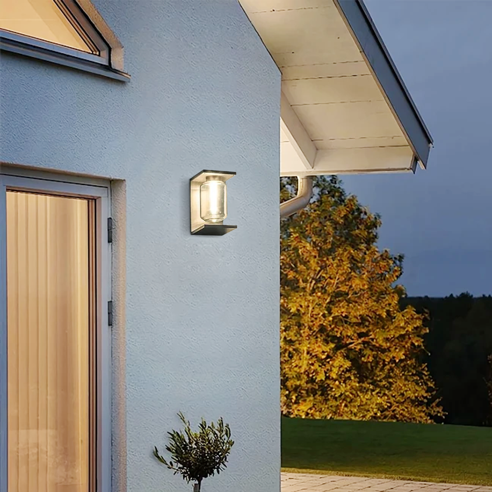 Industrial Outdoor Wall Lamp for Courtyard