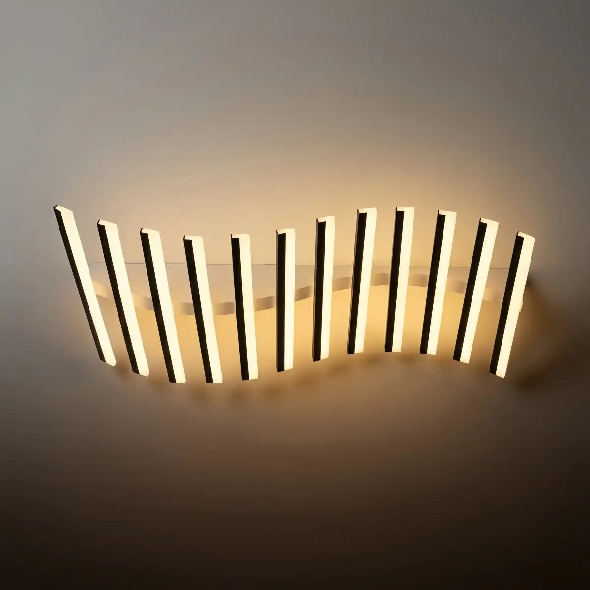 Lámpara de techo lineal minimalista Arcato - Lámpara de techo metálica para sala de estar