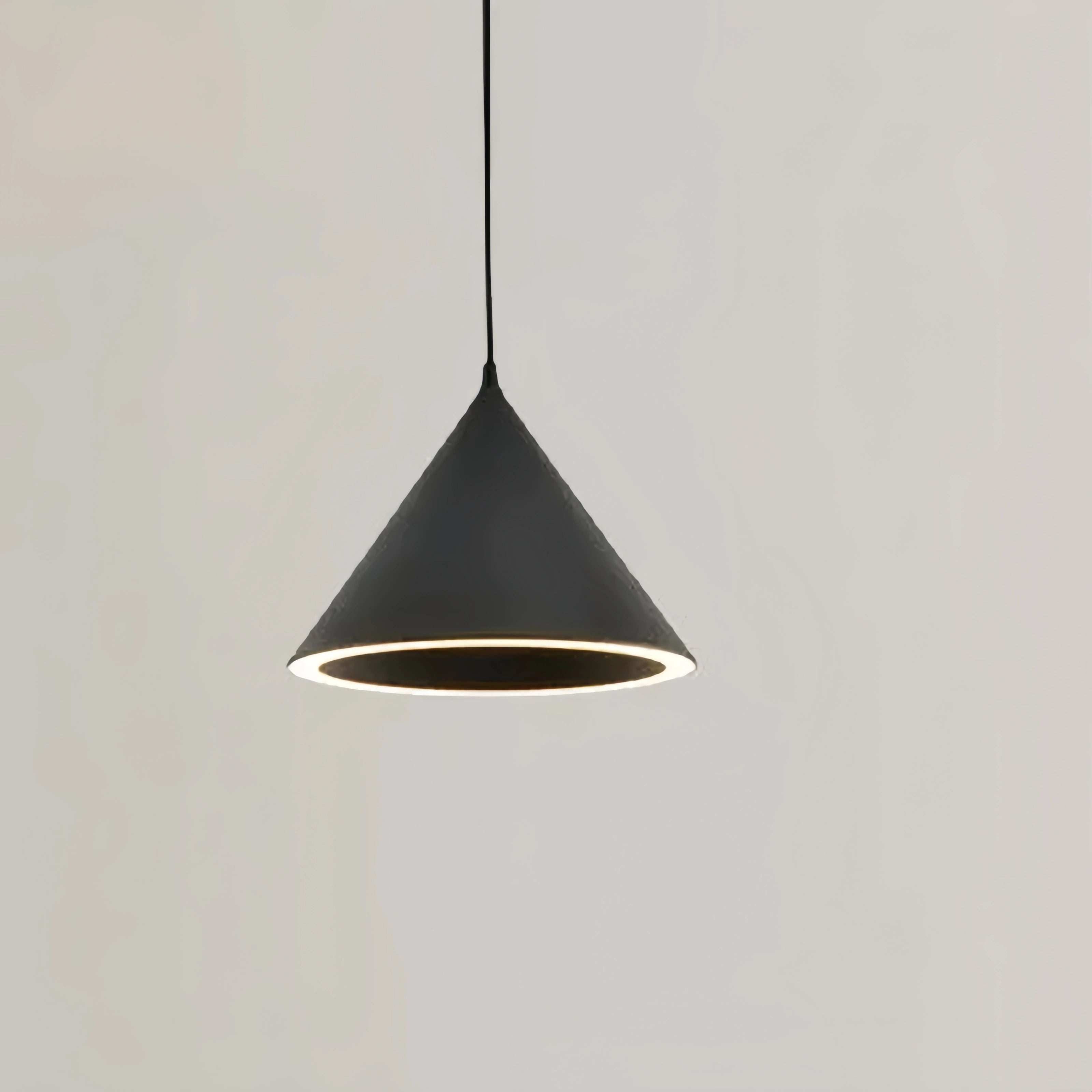 Lámpara colgante cónica Morandia Morandi – Metal y acrílico para comedor