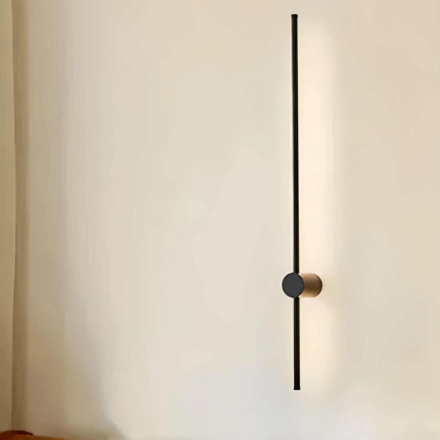 Arcato Minimalist Linear Wall Lamp – Black Modern Light for Living/Bedroom