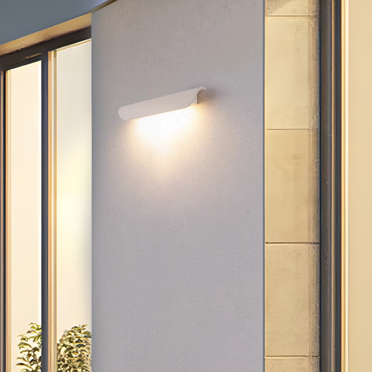 Minimalist Curved Wall Lamp