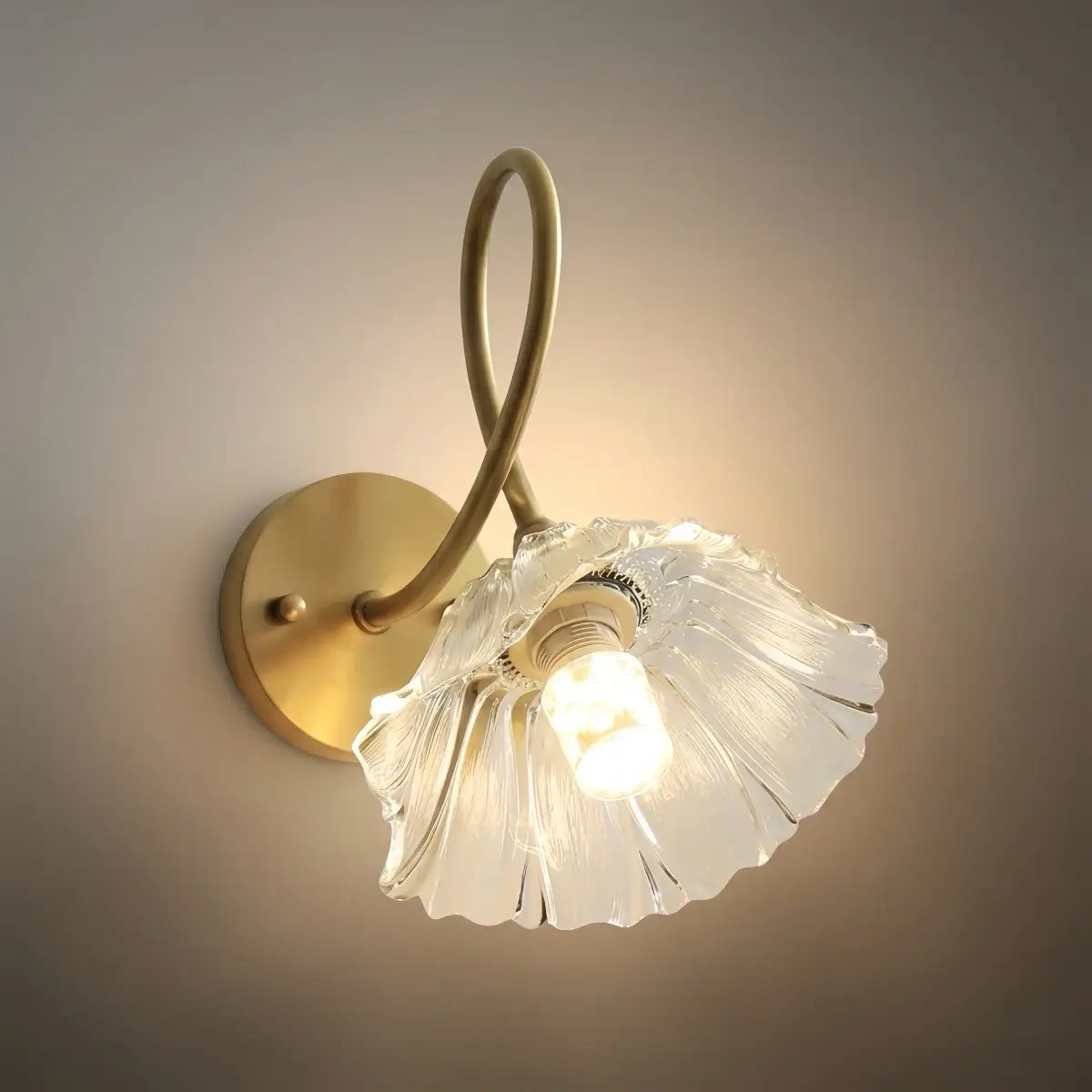 Vivara Elegant Wall Lamp