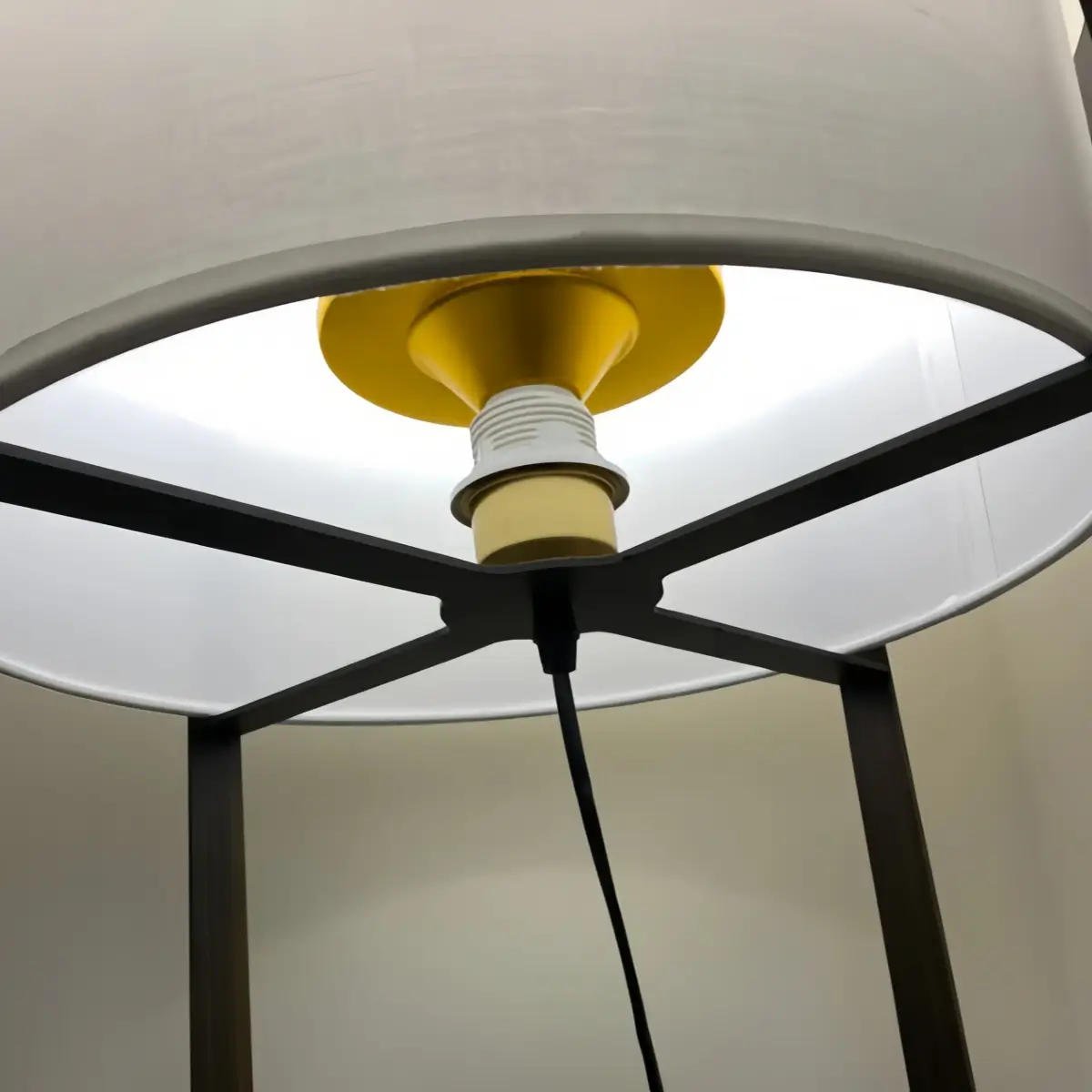 Modern_Lantern_Floor_Lamp_--_White