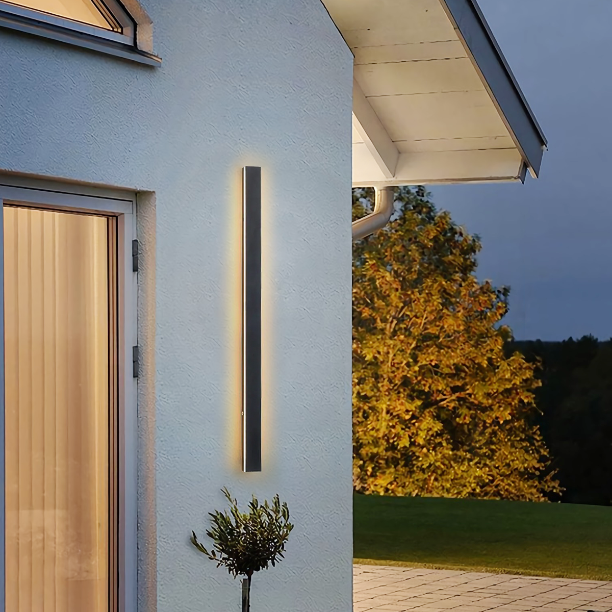 Minimalist Linear Outdoor Wall Lamp