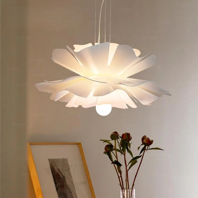 Crema Modern Flower-Shaped Pendant Light – White Metal/Acrylic for Dining Room