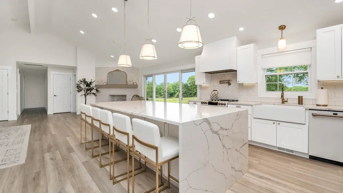 Best Tips for Hanging Pendant Lights Above Your Kitchen Island