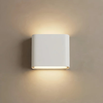 Irondale Minimalist Rectangular Outdoor Wall Lamp - Black Metal for Patio