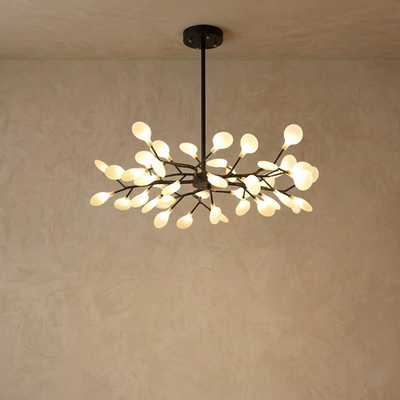 Lámpara de araña Excelis Art Déco - Diseño de ramas y luciérnagas en negro y dorado para comedor/sala de estar