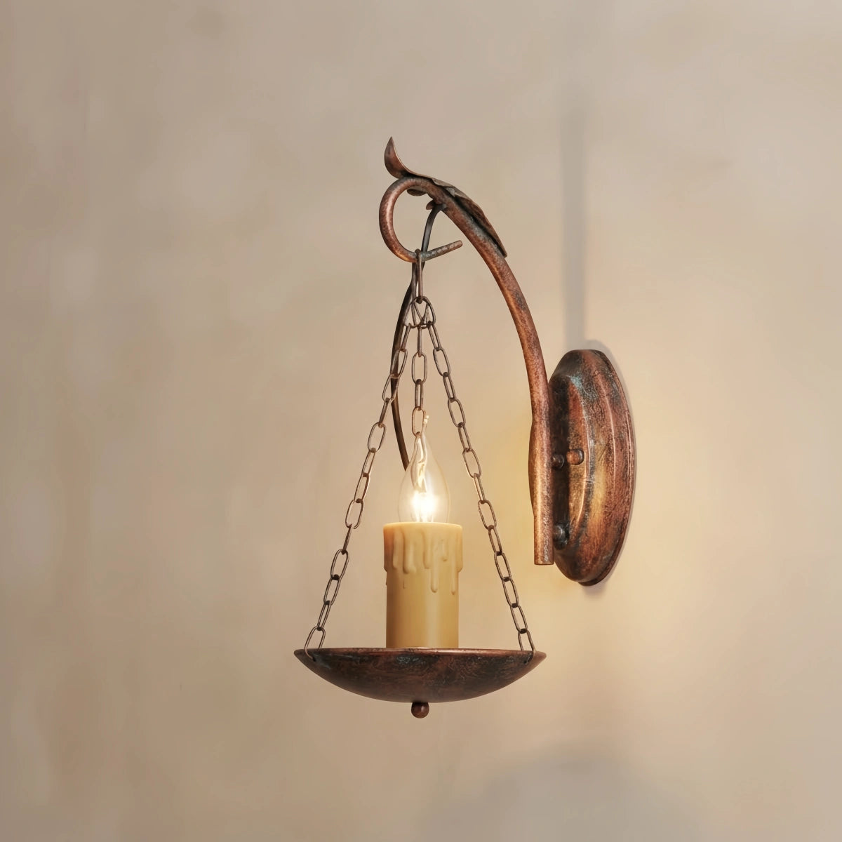 Lámpara de pared rústica de metal cobrizo con diseño industrial de vela de Pascua para comedor