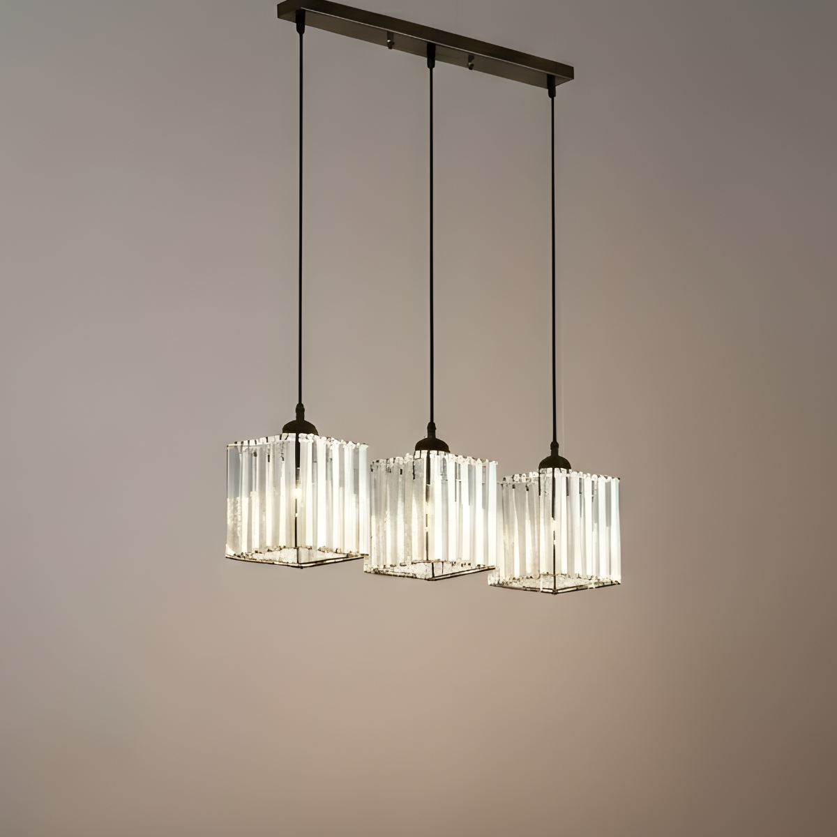 Lámpara colgante Vetro - Nórdica, metal negro/dorado y cristal LED