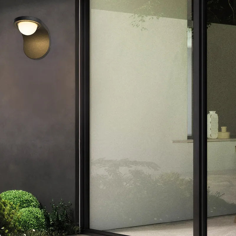Modern Outdoor Wall Lamp - Black Metal Arc Design for Garden