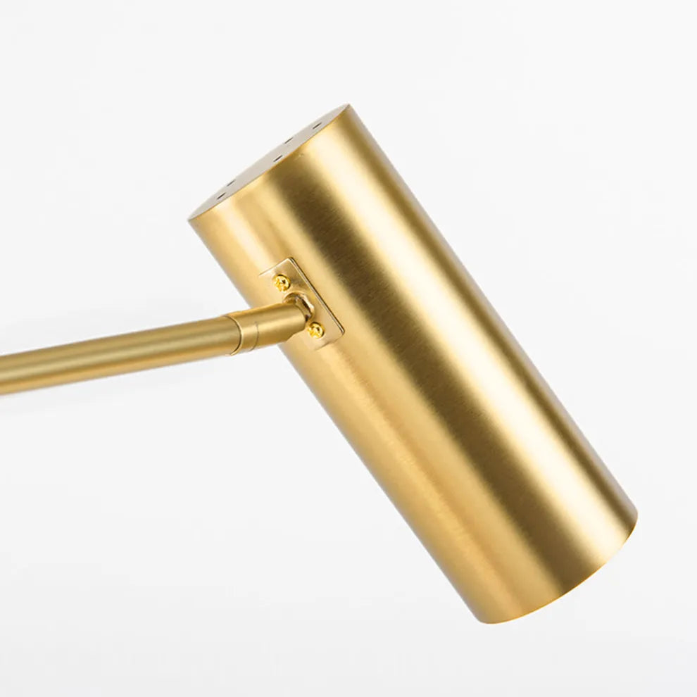 Minimalist Gold Floor Lamp – Metal