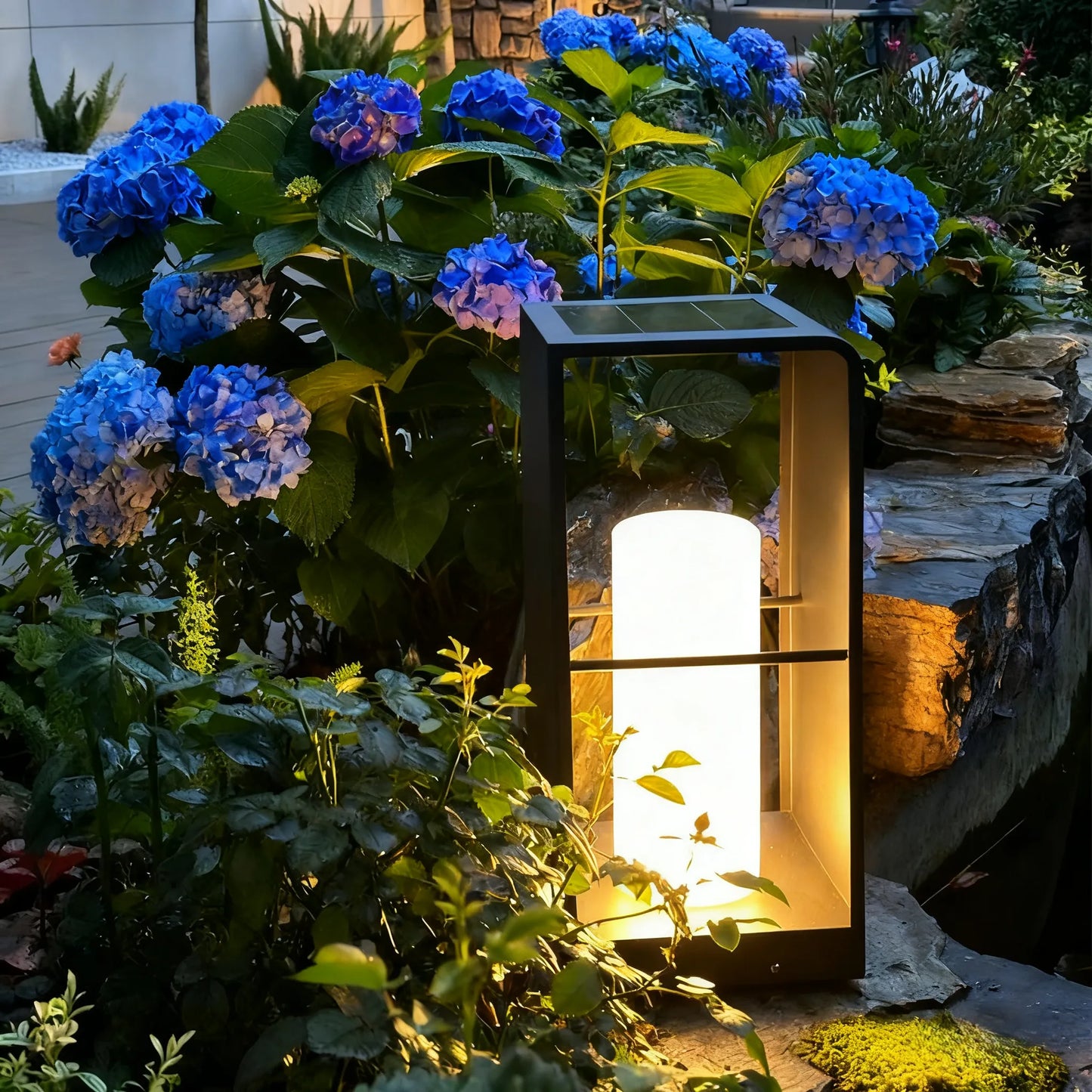 Modern Pathway Light – IP65 Waterproof 