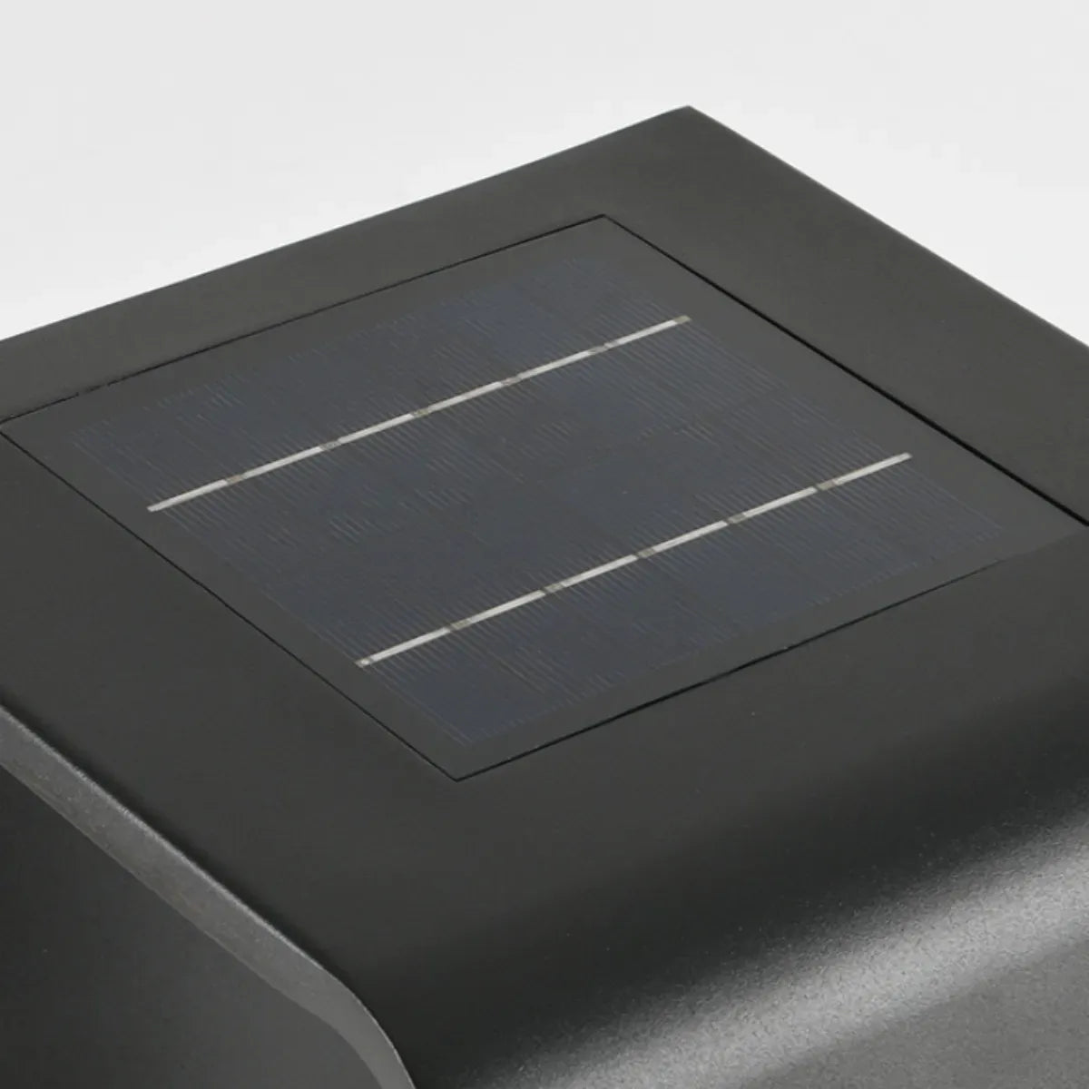 Modern Pathway Light – IP65 Waterproof 