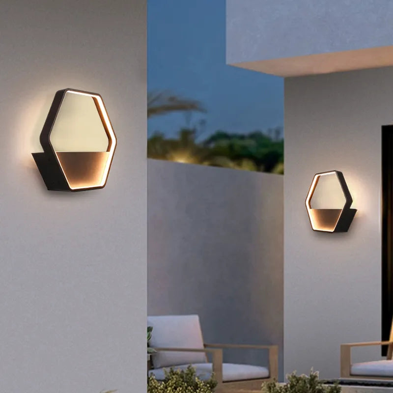 Art Deco Outdoor Wall Lamp - Black Metal Design for Courtyard