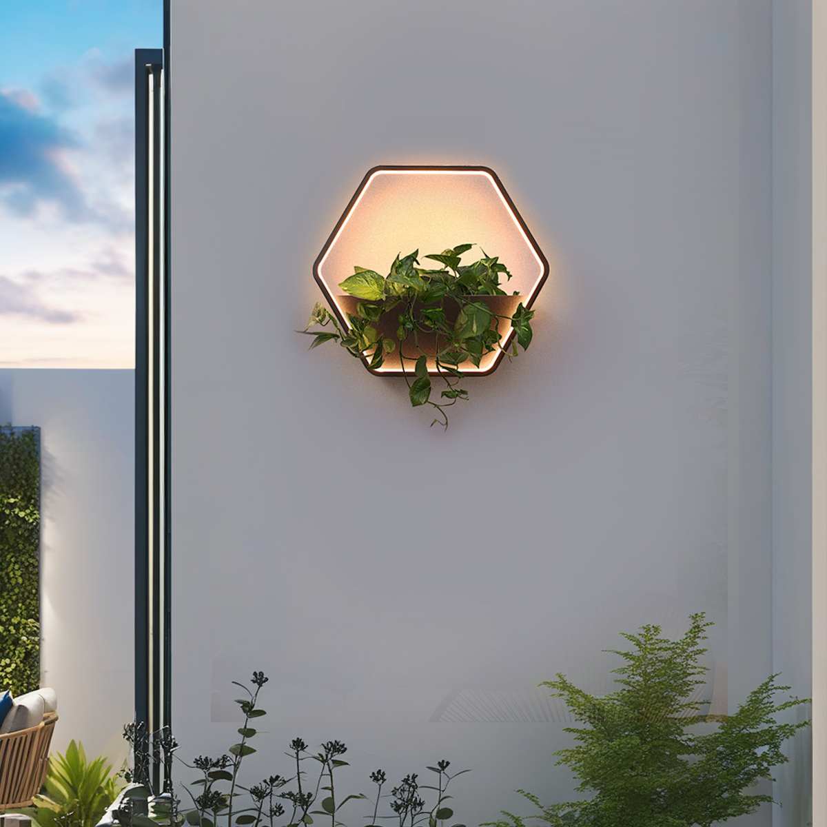 Art Deco Outdoor Wall Lamp - Black Metal Design for Courtyard