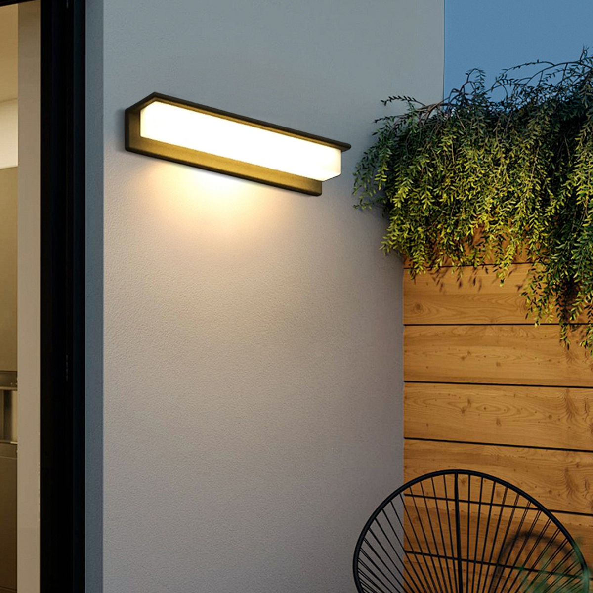 Modern Outdoor Wall Lamp - Black Metal 