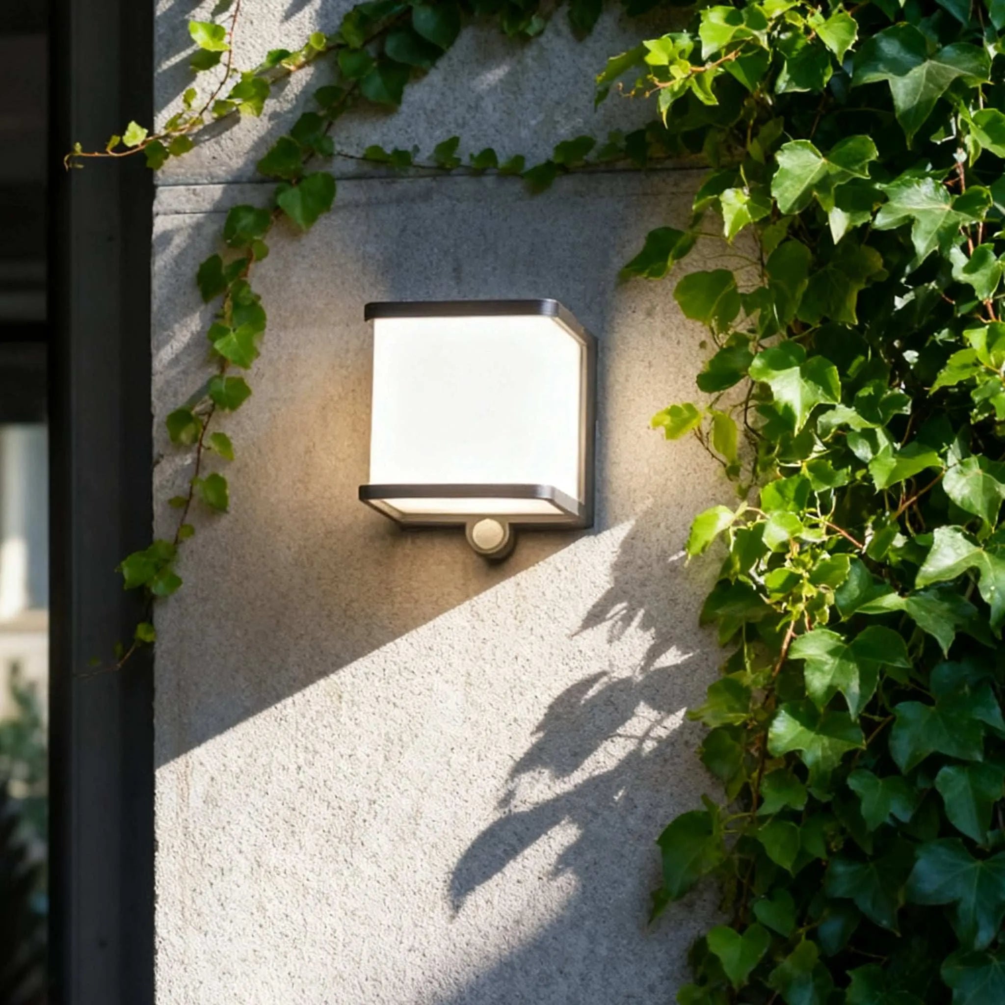 Modern Solar LED Outdoor Wall Lamp – Waterproof Sensor Light