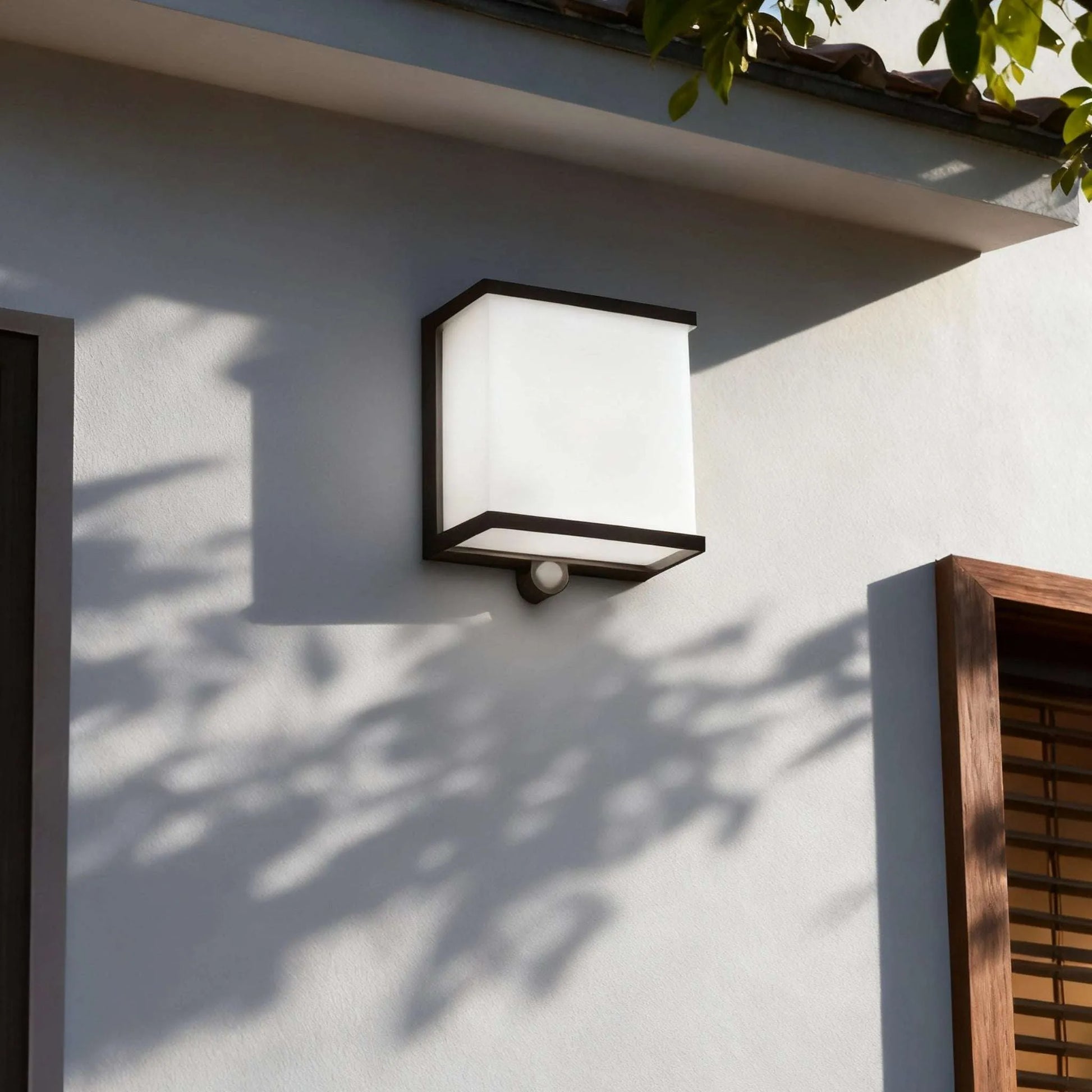 Modern Solar LED Outdoor Wall Lamp – Waterproof Sensor Light