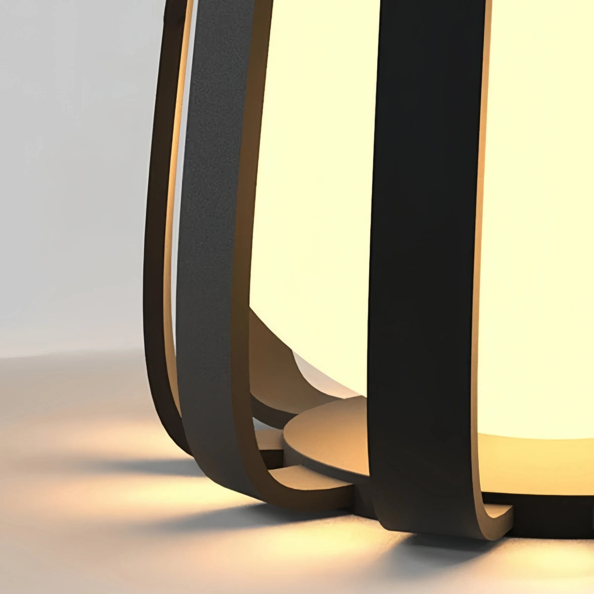 Modern_Metal_Solar_Outdoor_Floor_Lamp