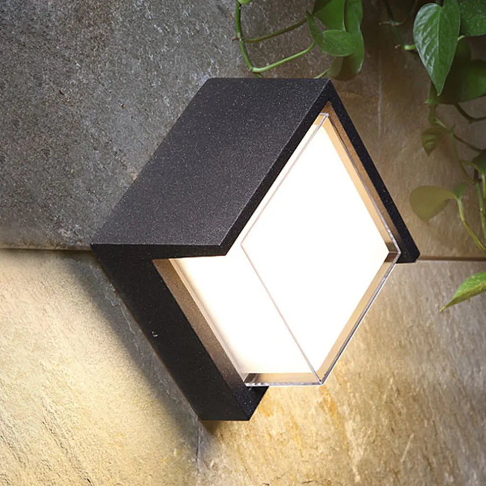 Modern Metal/Acrylic Outdoor Wall Lamp 