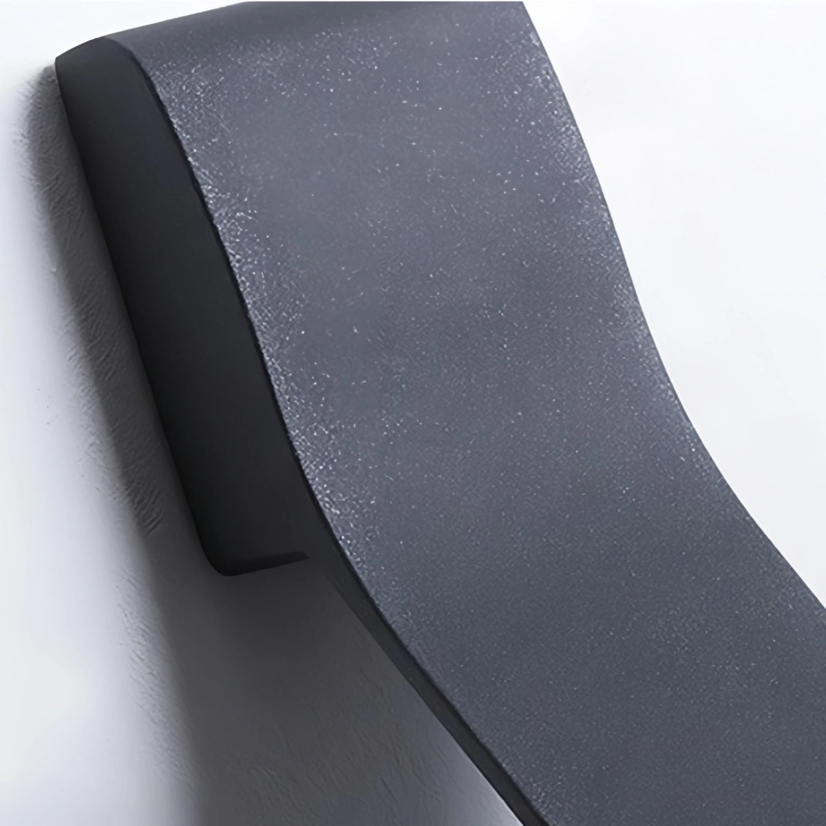 Aplique de pared exterior lineal inclinado moderno Arcato – Luz de metal negro para paredes exteriores