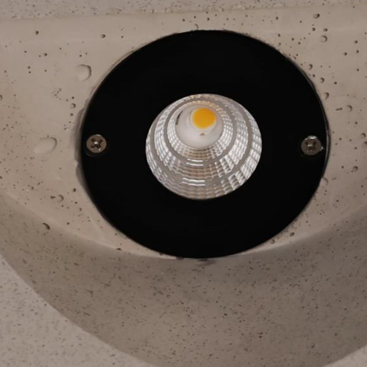 Minimalist_Metal_Stone_Path_Light