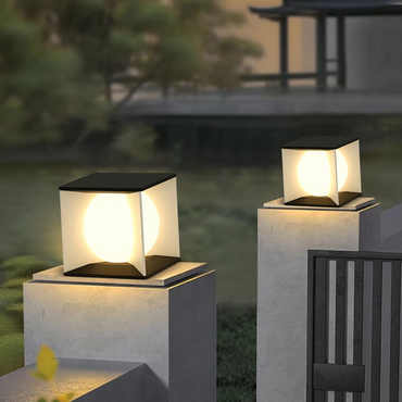 Art Deco Solar Outdoor Lamp - Black Metal Square Moon for Courtyard/Garden