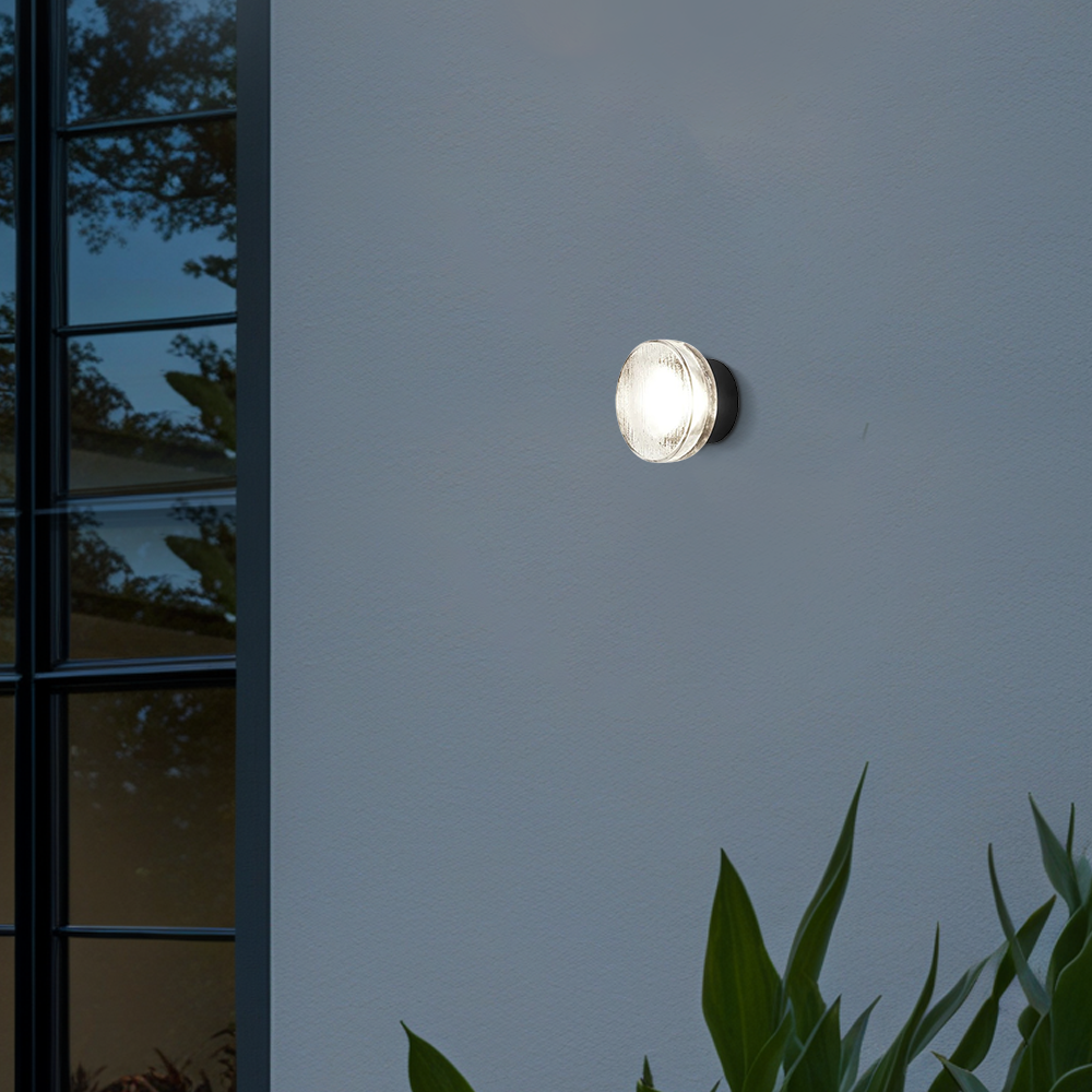 Modern Outdoor Wall Lamp - Clear Design for Patio