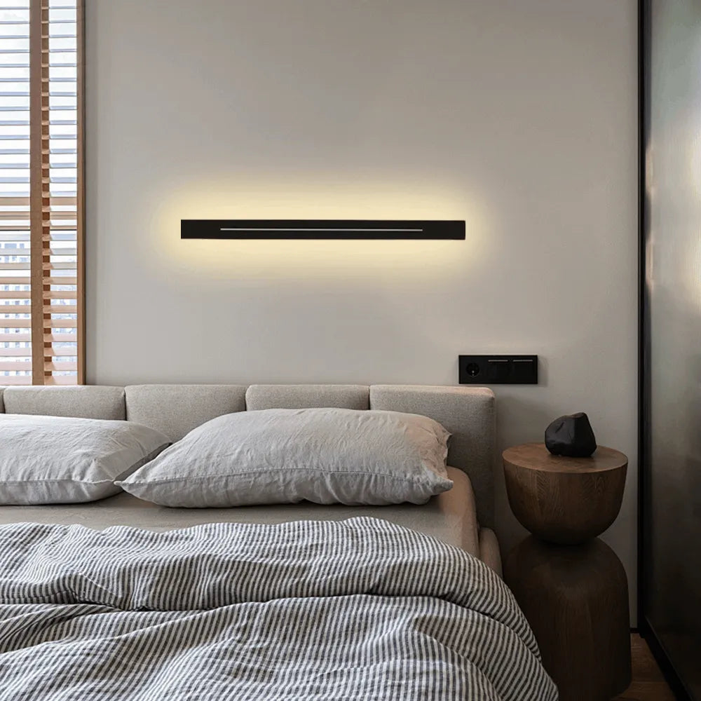Arcato Minimalist LED Wall Lamp – Black/Gold for Bedroom