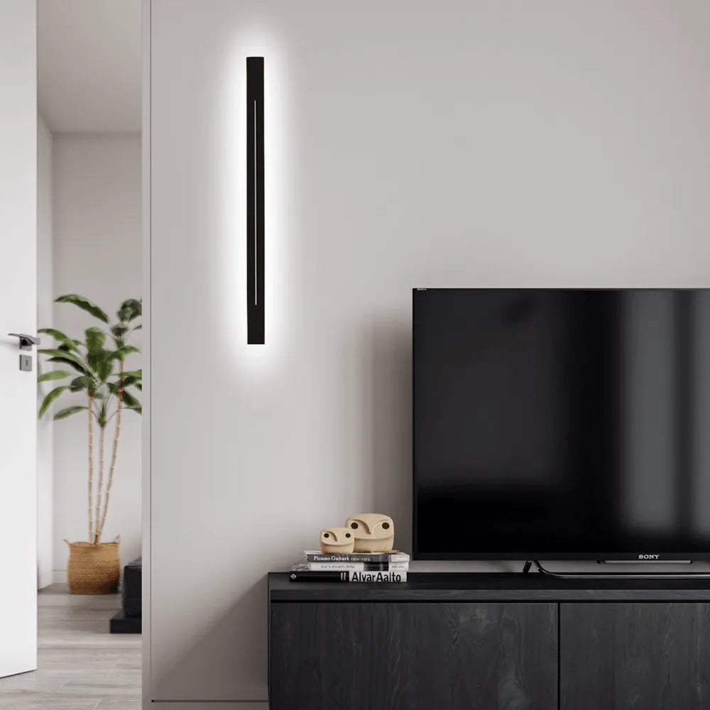 Arcato Minimalist LED Wall Lamp – Black/Gold for Bedroom