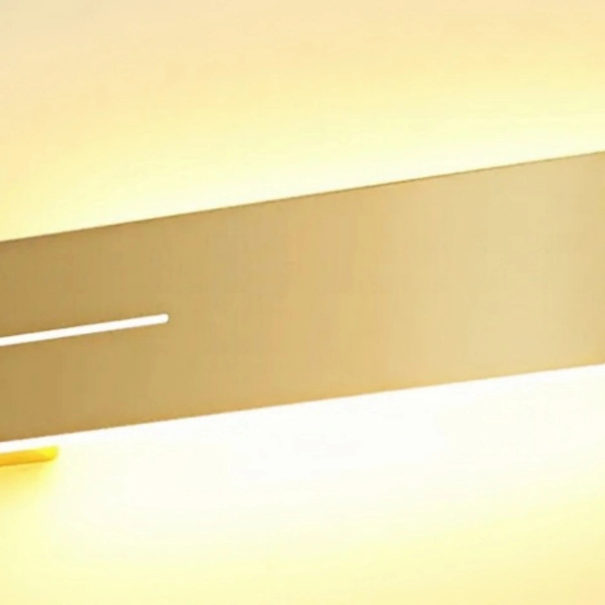Lámpara de pared LED minimalista Arcato – Negro/Dorado para dormitorio