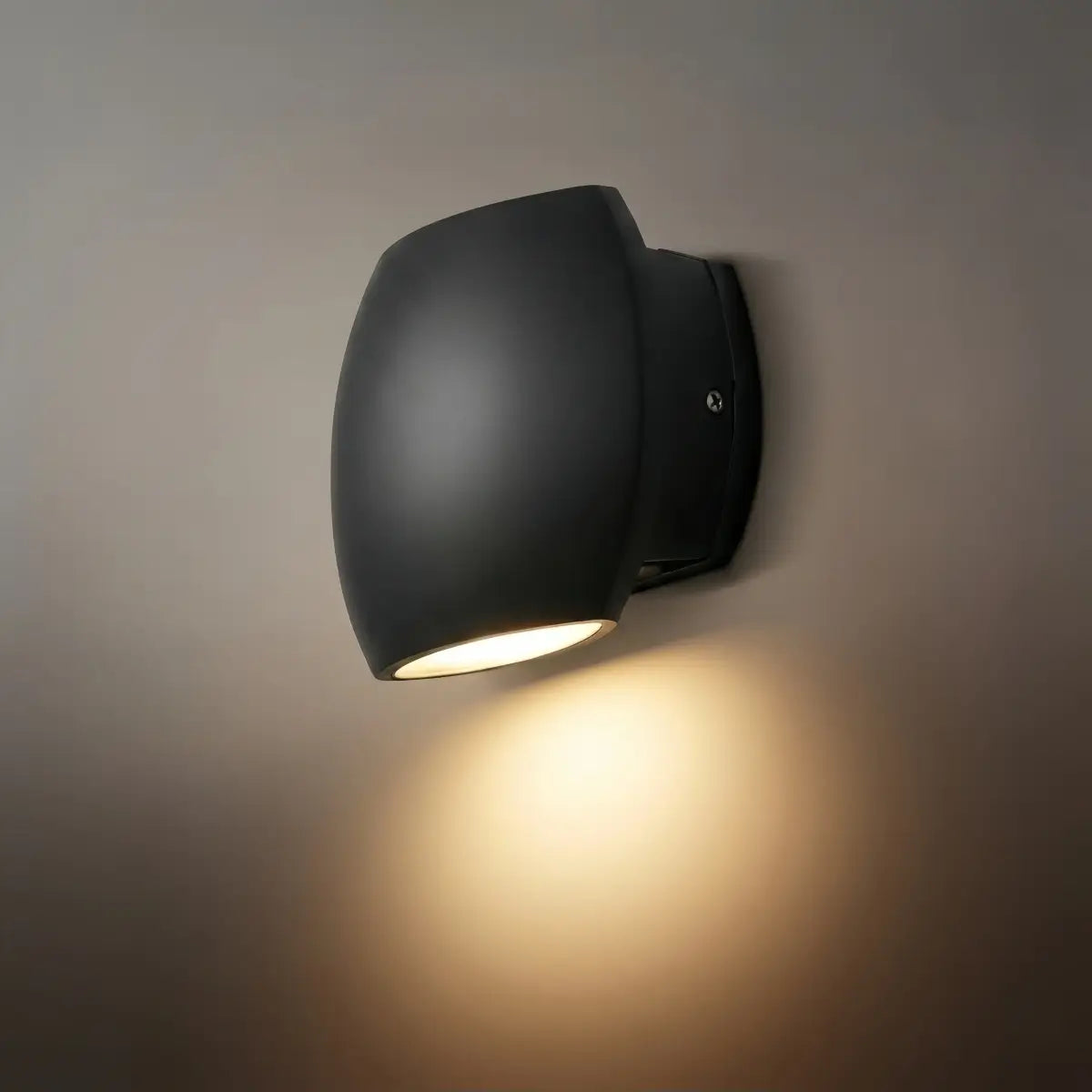 Modern_Geometric_Outdoor_Wall_Lamp