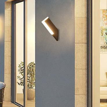 Modern Outdoor Wall Lamp - Black Metal & Acrylic Irregular Design for Garden