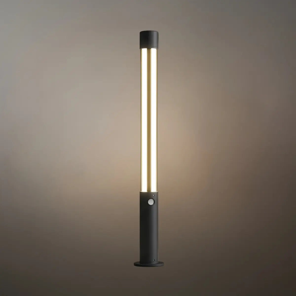Industrial_Outdoor_Pathway_Light_-_Black_Metal_Cylindrical_Design_for_Courtyard