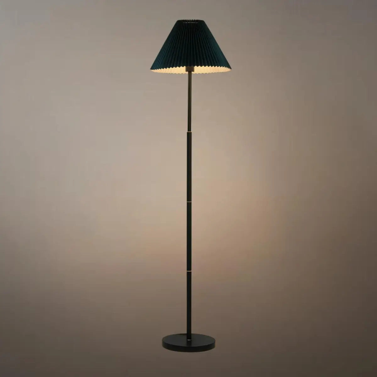 Crema Vintage Floor Lamp