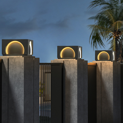 Modern Metal Outdoor Solar Pillar Lights 