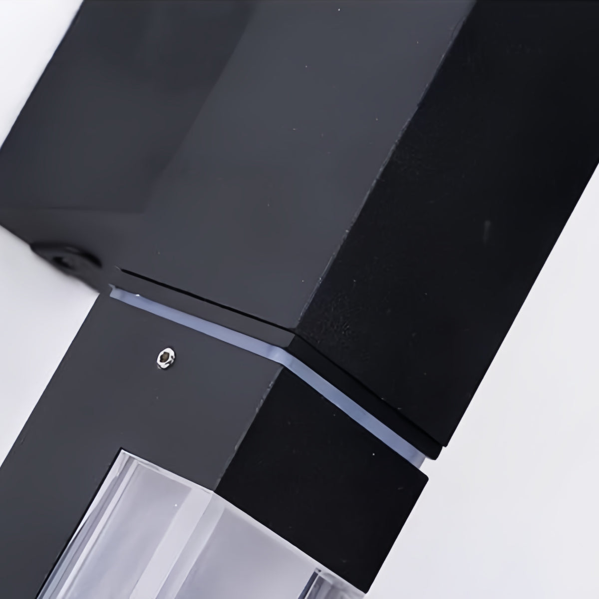 Aplique de pared minimalista Arcato — 2 estilos para espacios interiores y exteriores
