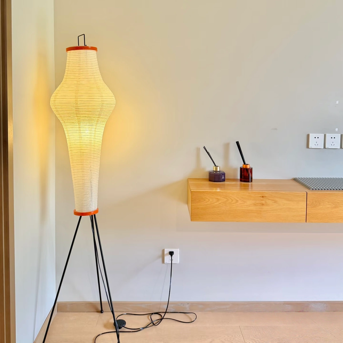 Japanese Floor Lamp – Mulberry Paper Lantern Light 