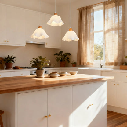 Crema Nordic Flower LED-Pendelleuchte – Weißes Holz/Acryl für das Esszimmer