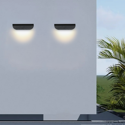 Minimalist Curved Wall Lamp 