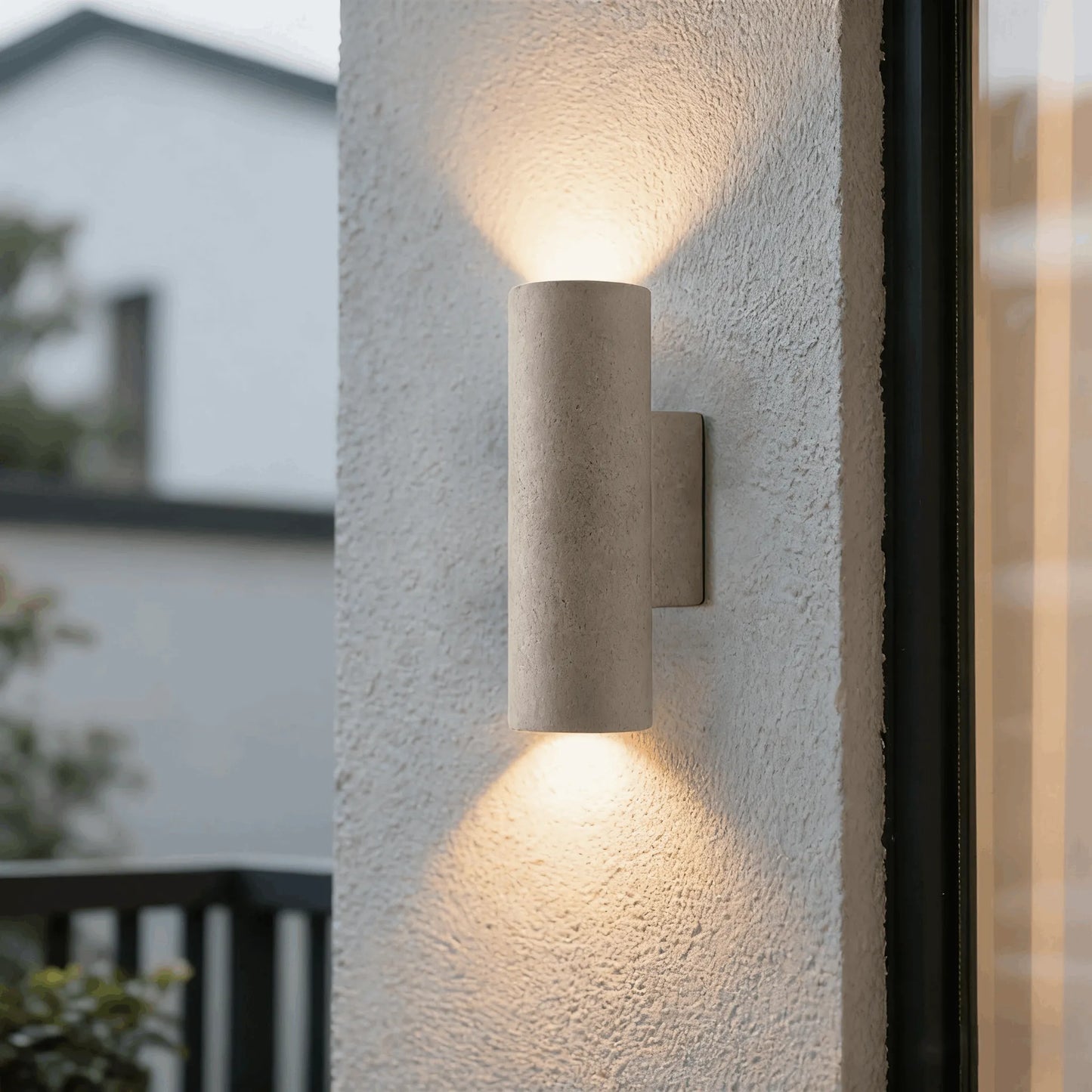 Arcato Moderne Außenwandleuchte – Zylinderleuchte aus schwarzem/weißem Zement für den Innenhof