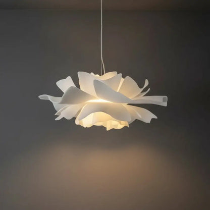 Crema Modern Flower-Shaped Pendant Light – White Metal/Acrylic for Dining Room