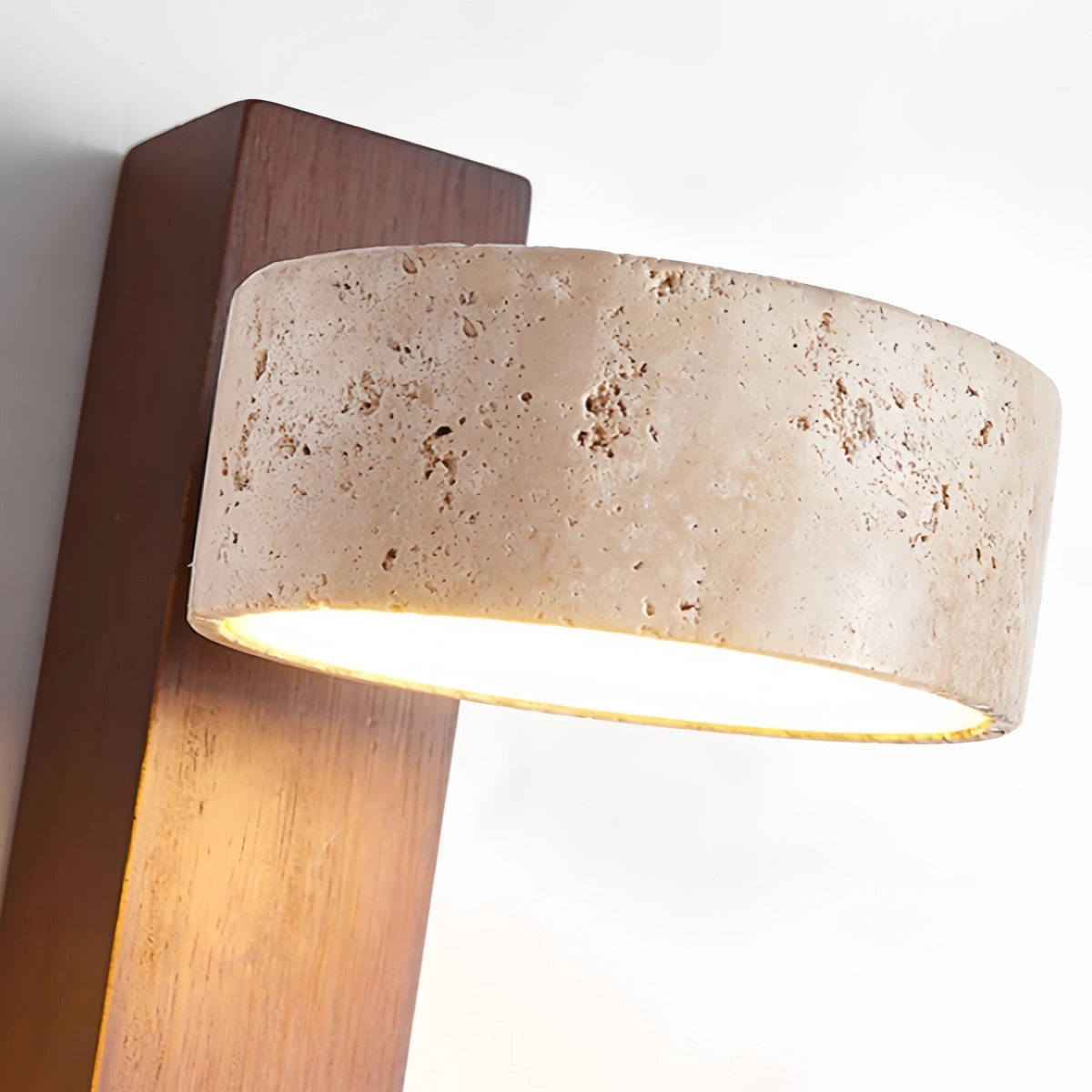 Lámpara de pared minimalista Strata — Travertino amarillo y madera para dormitorio