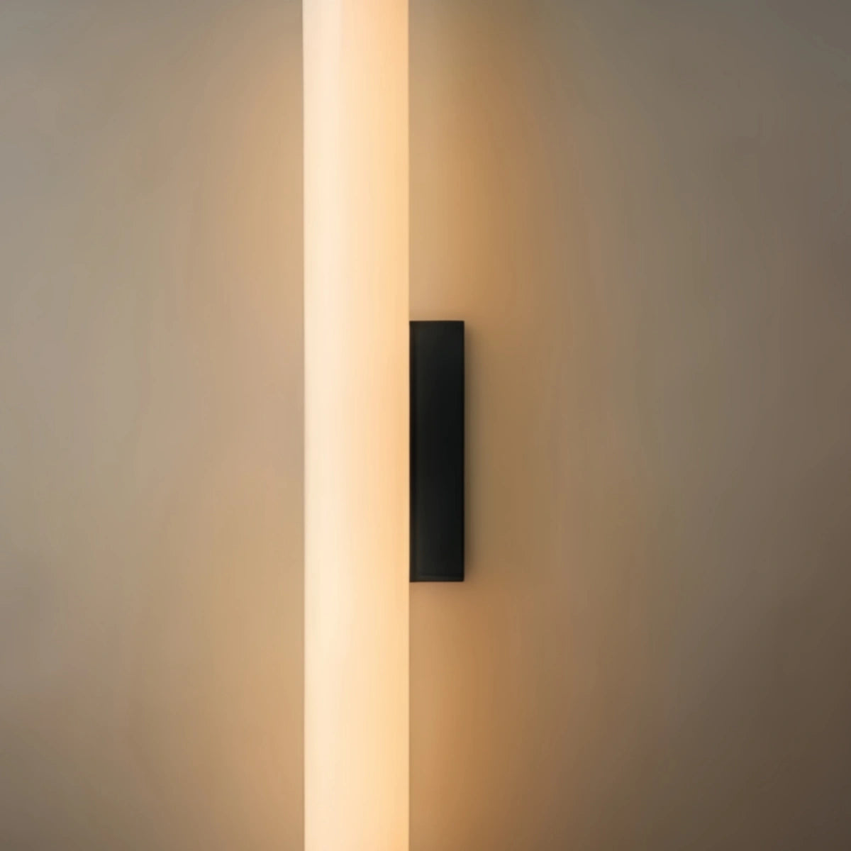 Arcato Modern Wall Lamp