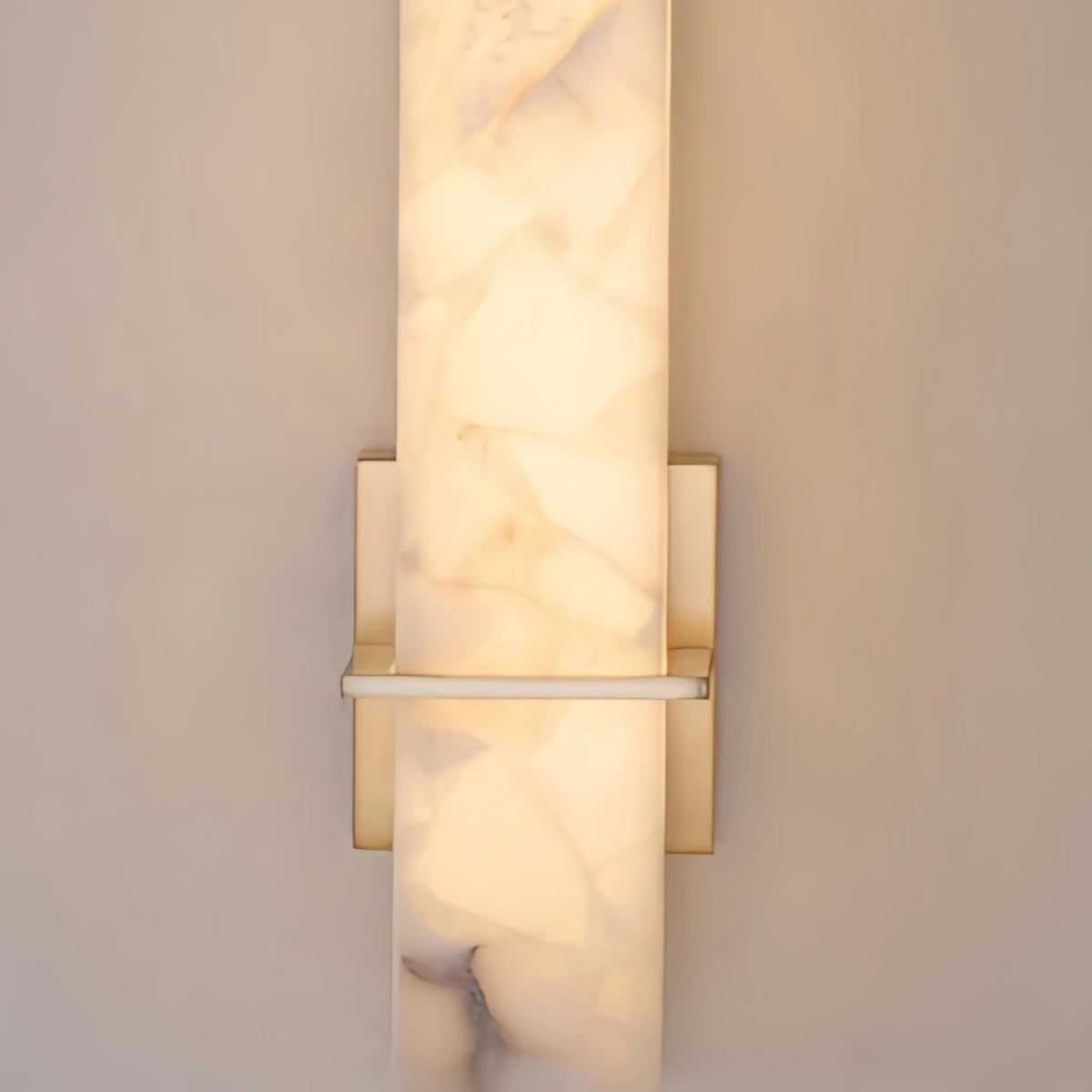 Lámpara de pared cuboidal minimalista Alba - Alabastro blanco y metal para dormitorio, sala de estar