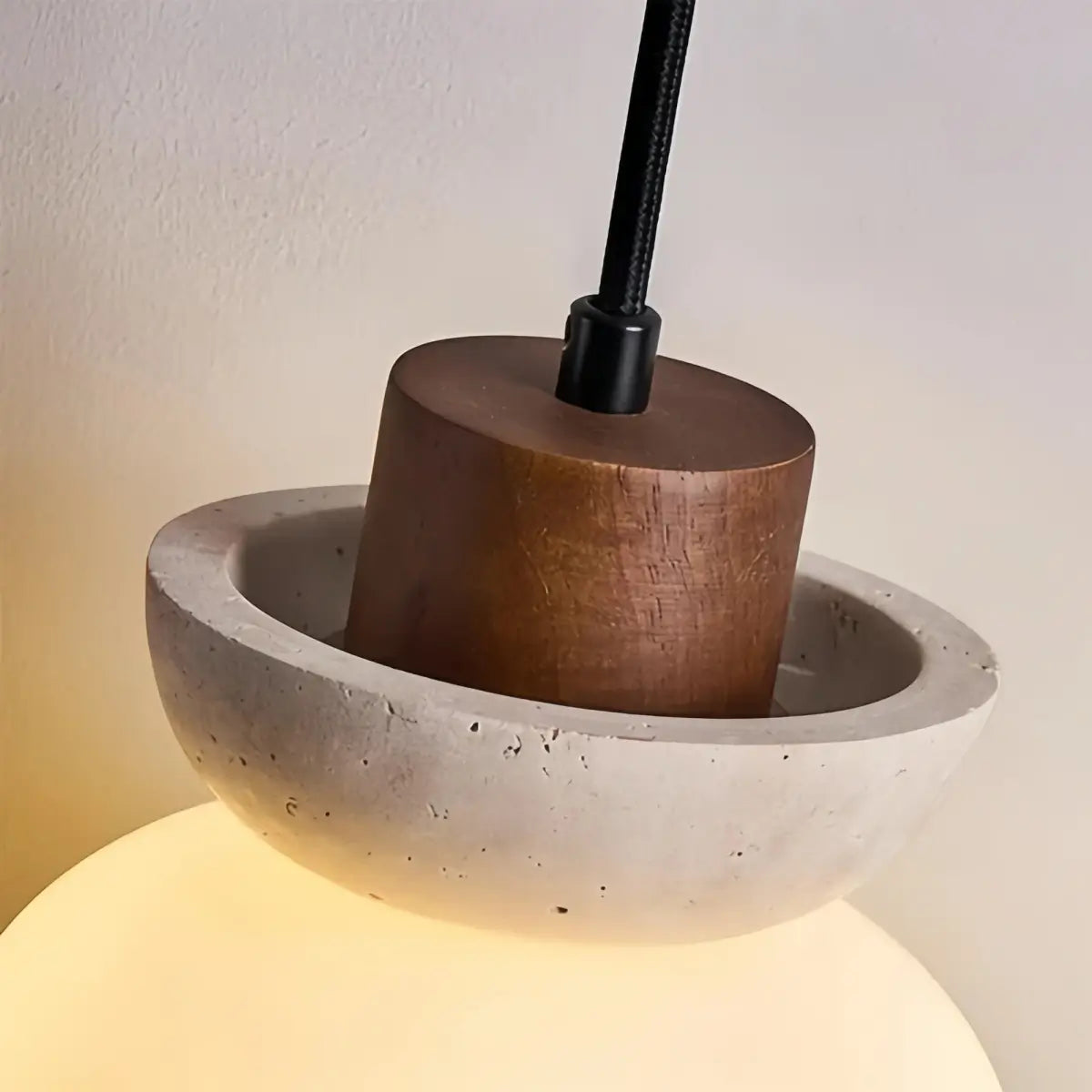 Strata_Natural_Ritta_Pendant_Light